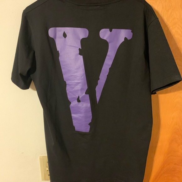 Vlone tee shirt